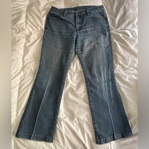 Women, flare/wide legged jeans.